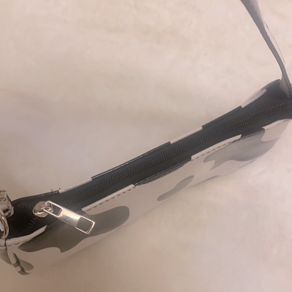 Cow baguette purse - Picture 3 of 3